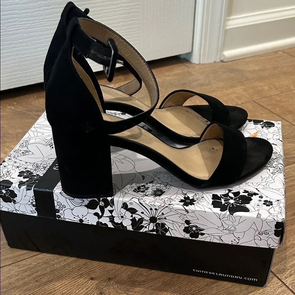 CL by Laundry Elegant Black Heels